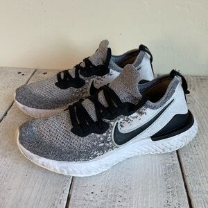 Nike Women’s Reaction Black/Grey & White Athletic Running Shoes Sz 7